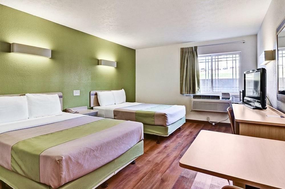 Economy Inn Pittsburgh Airport Moon Township Екстериор снимка